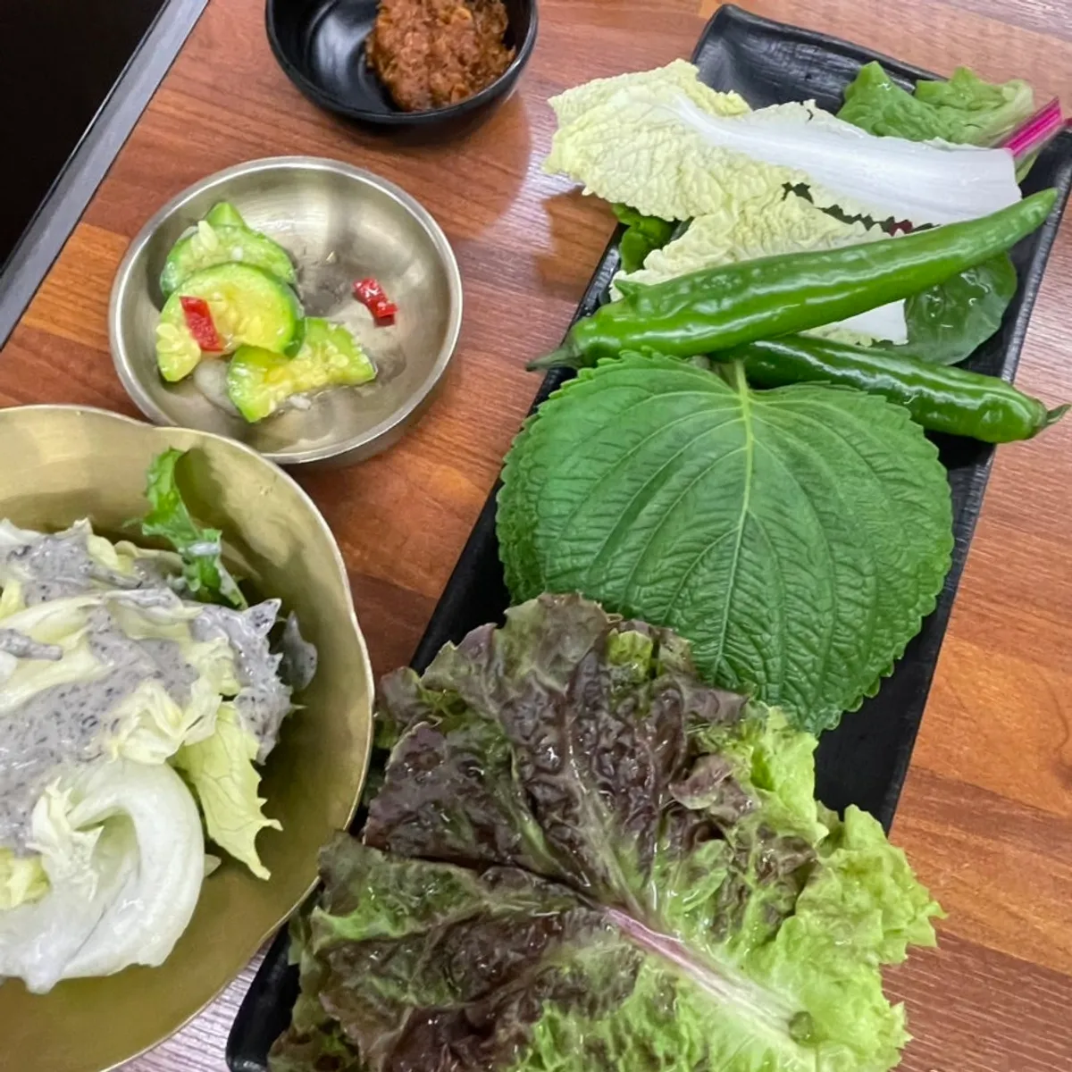 Representative photo of the wrap rice spread at Simhaksan Deulkkot Ssambap