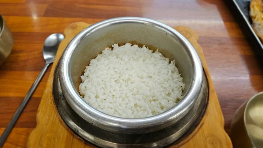 Stone-pot rice at Deulkkot Ssambap