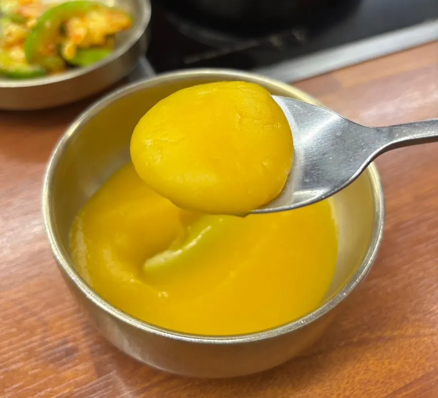 Pumpkin porridge served as an appetizer