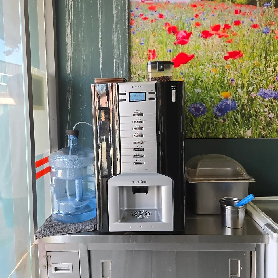 Coffee machine and ice cream corner by the exit