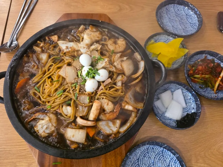 Doljajang and set-menu spread