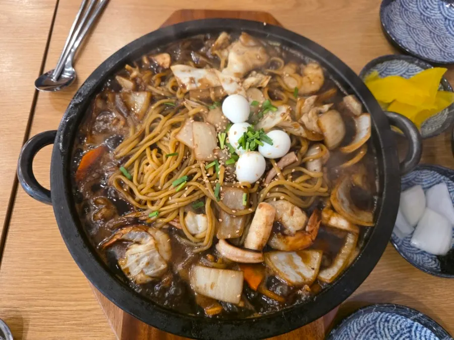 Set menu served on stone plates