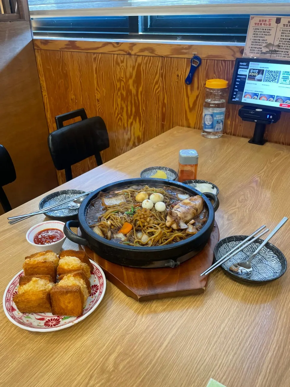Table at Dolpanseok Jjamppong after finishing the meal