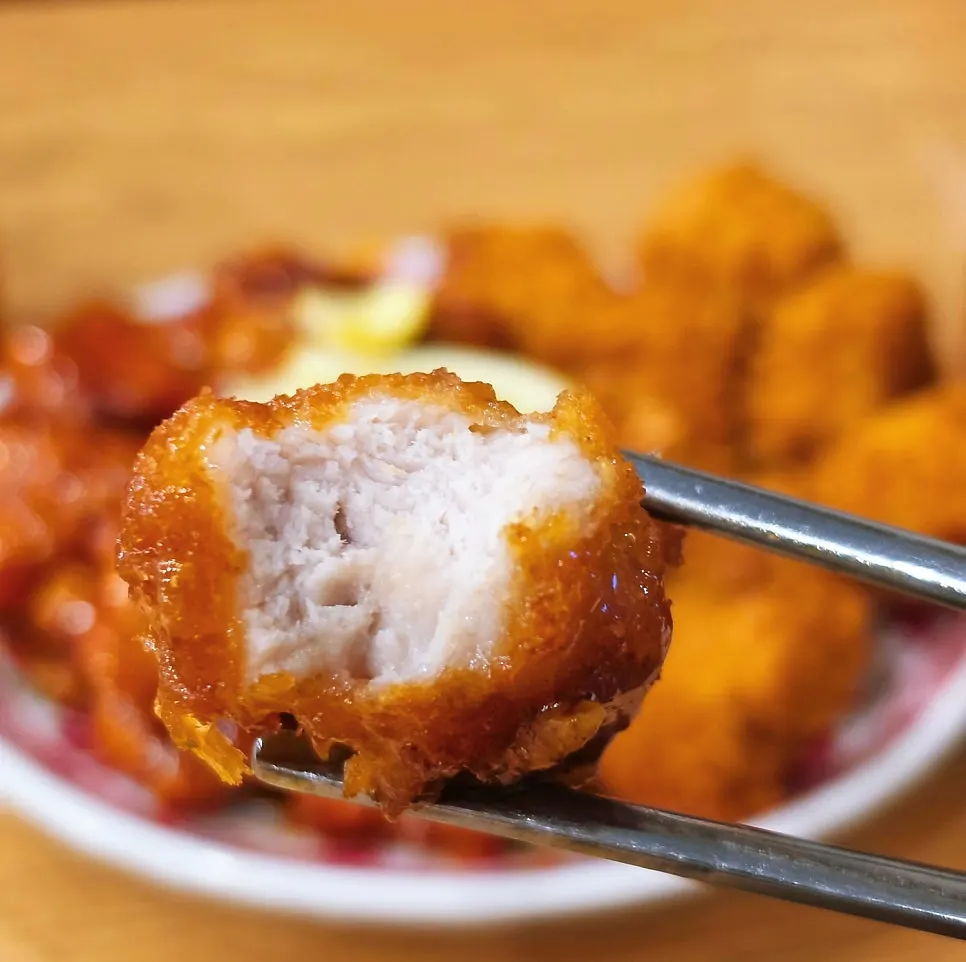 Dontichitang made up of sweet fried chicken and tonkatsu-style sweet and sour pork