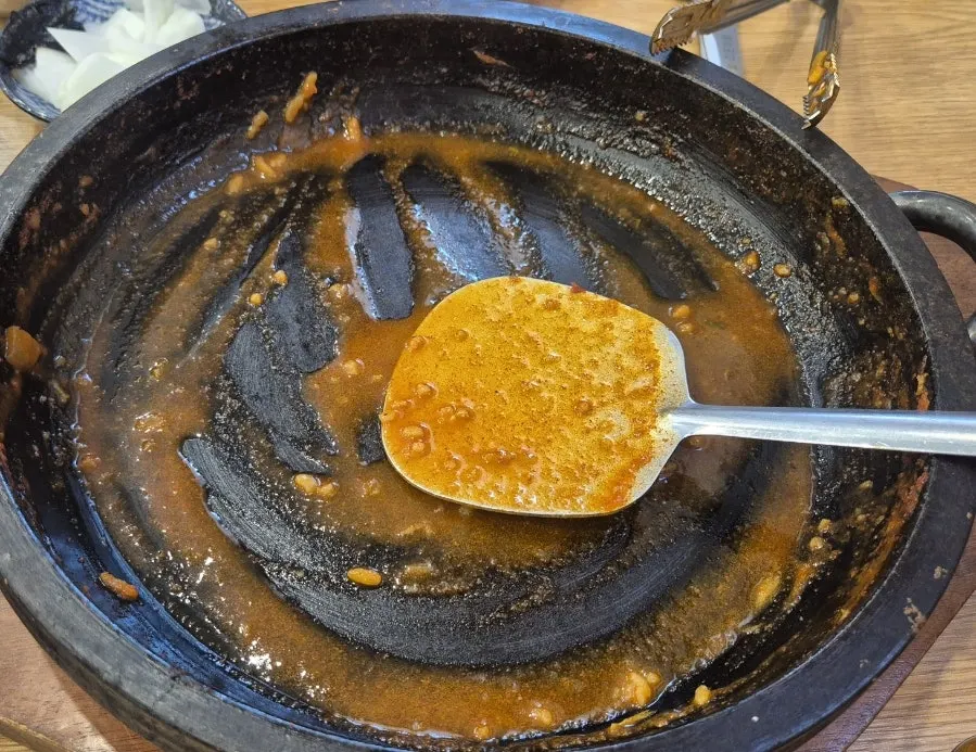 A bite of well-seasoned jjamppong noodles
