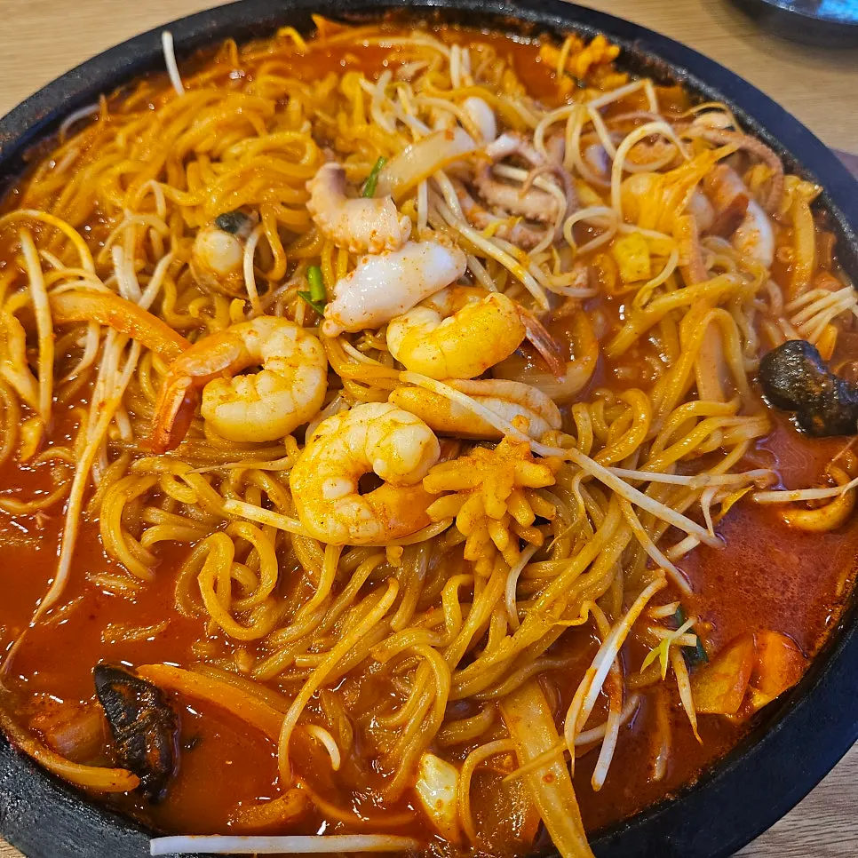 Extra octopus added to stone-plate jjamppong