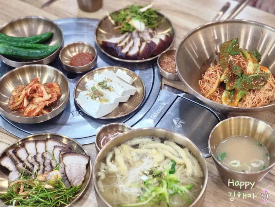 Regular-size janchi guksu and bibim guksu served together