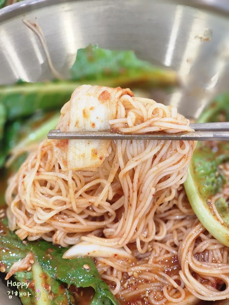 Table set with noodles and suyuk together