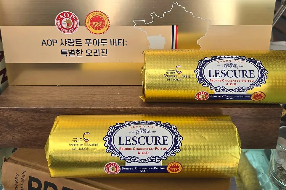 블랑제리 탄 매장 내부 소품
