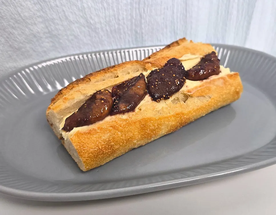 사과 햄 루꼴라 애플브리 샌드위치