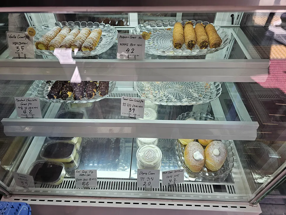Interior of Boulangerie Tan where customers pick their bread