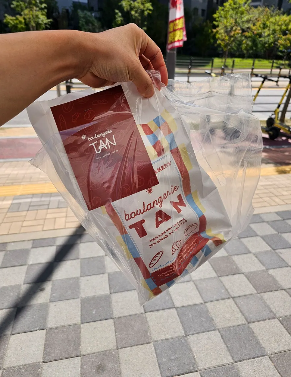 Takeout bread bag brought home from the bakery