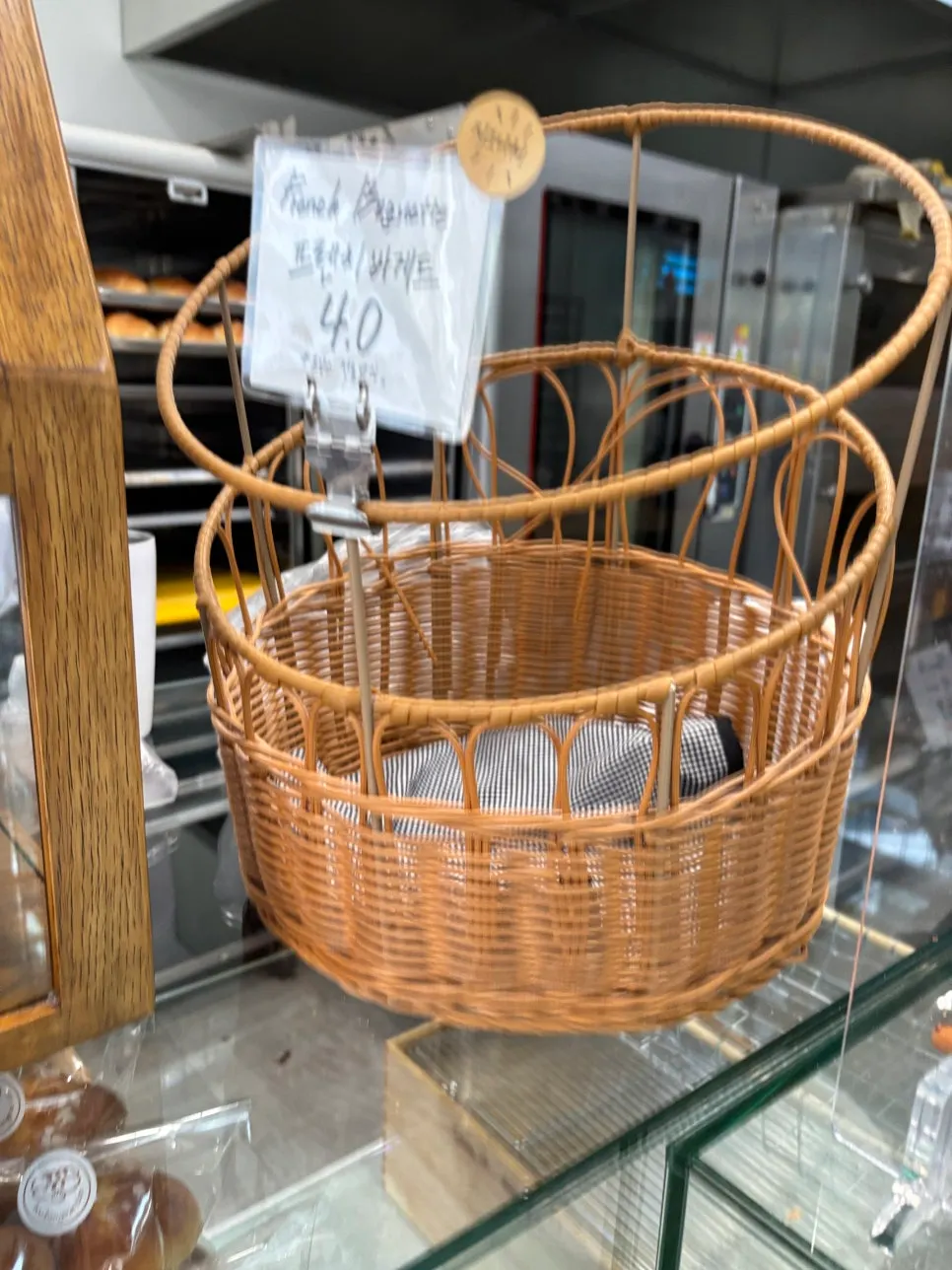 Cornet pie gift boxes on display