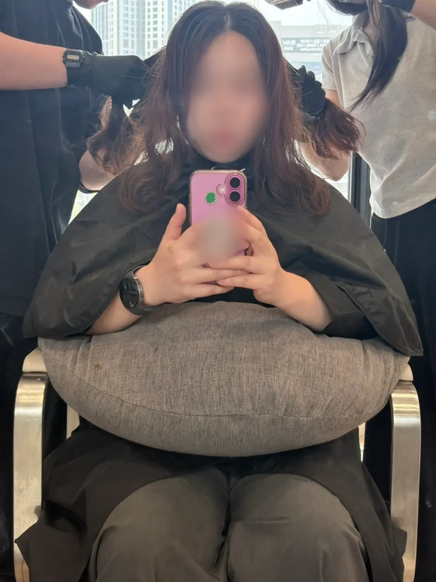 전체염색 도포를 진행하는 모습