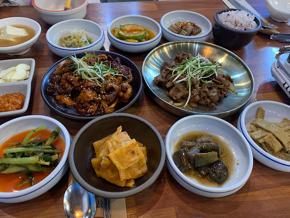 뚝심쭈꾸미밥상 전체 한상차림