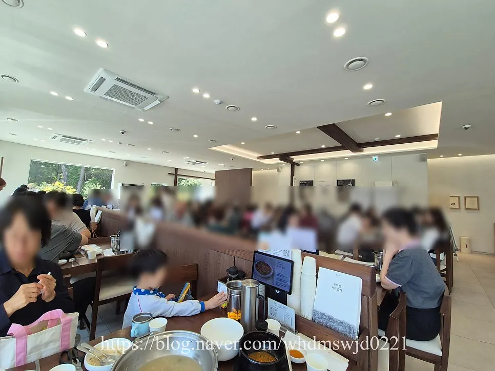 부벽정평양만두 입구와 간판
