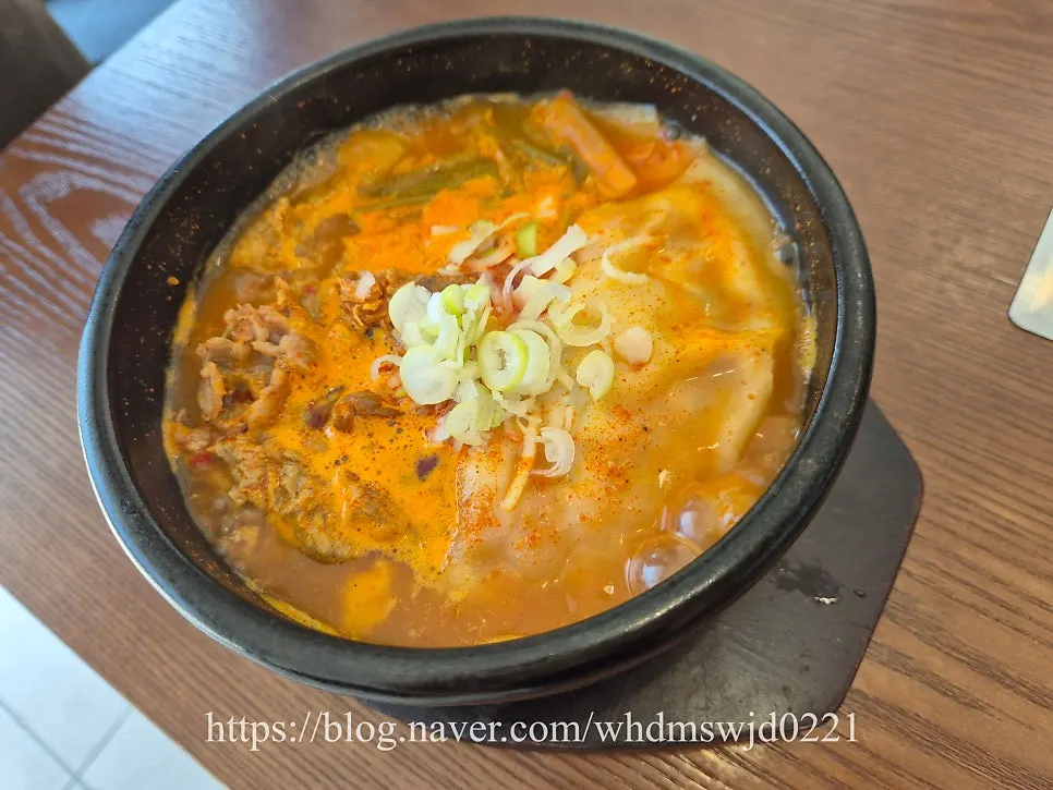 뚝배기에 나온 한우짜박이