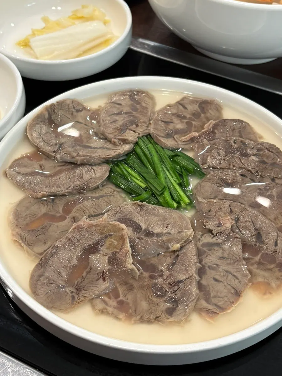 밑반찬 백김치와 유자단무지