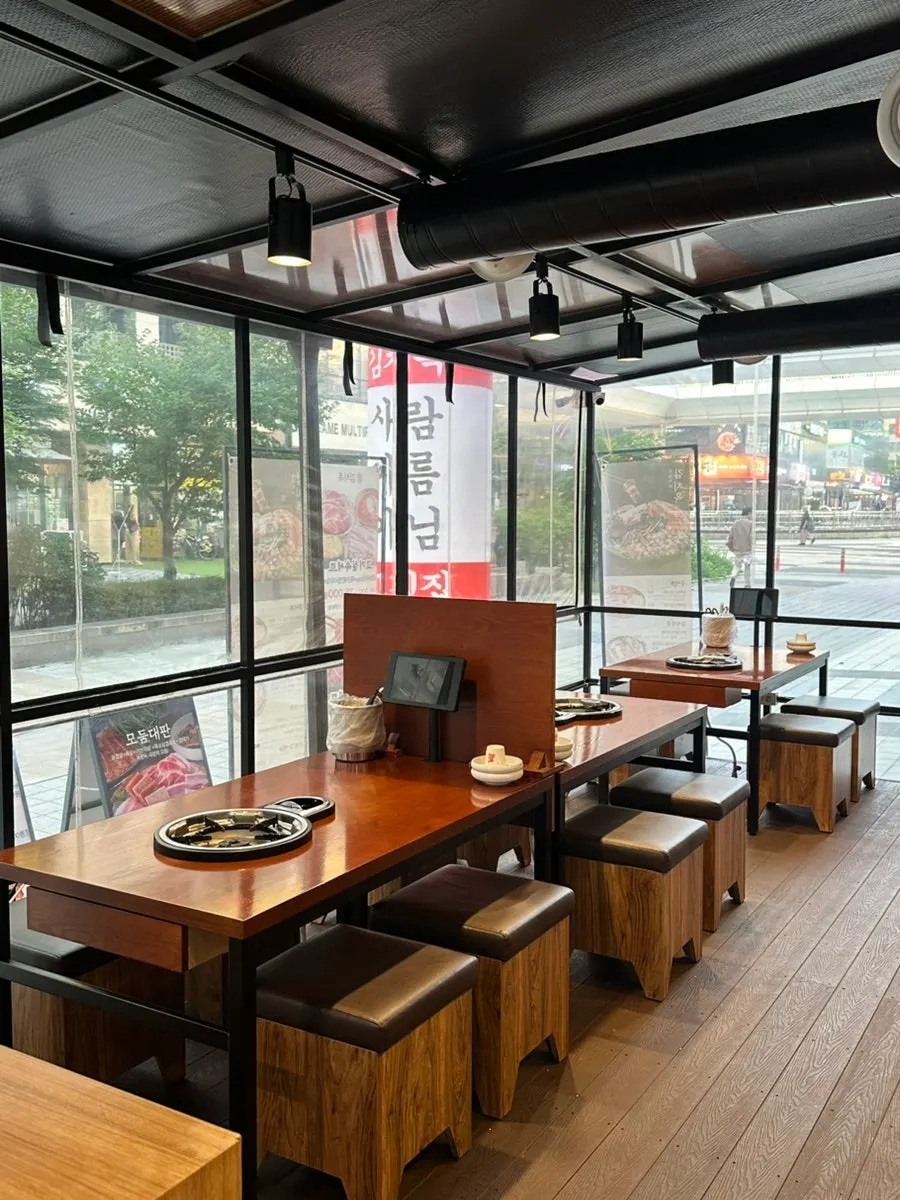 Restaurant interior suited to dates and group dinners