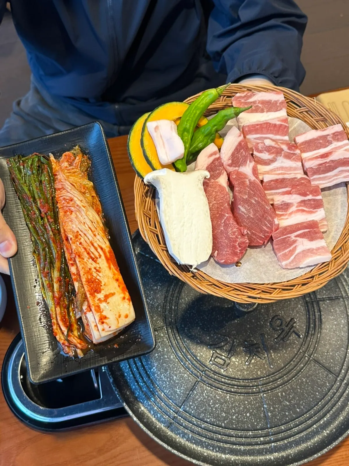 Basic side-dish spread for pot-lid grilling