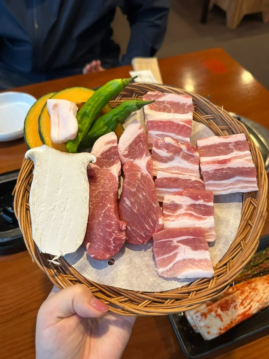 Value set with meat and accompaniments