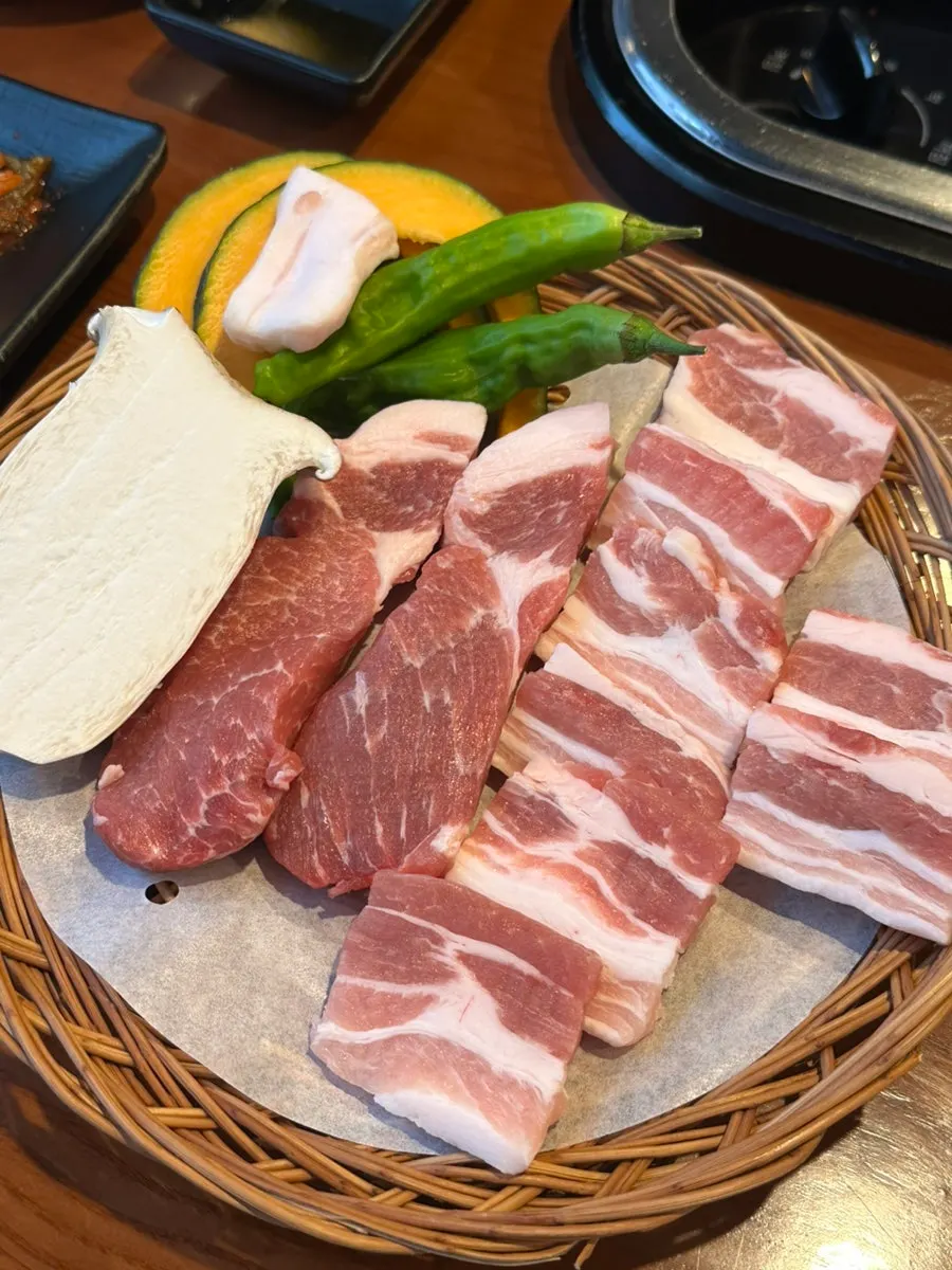 Pork belly and pork neck value-set spread