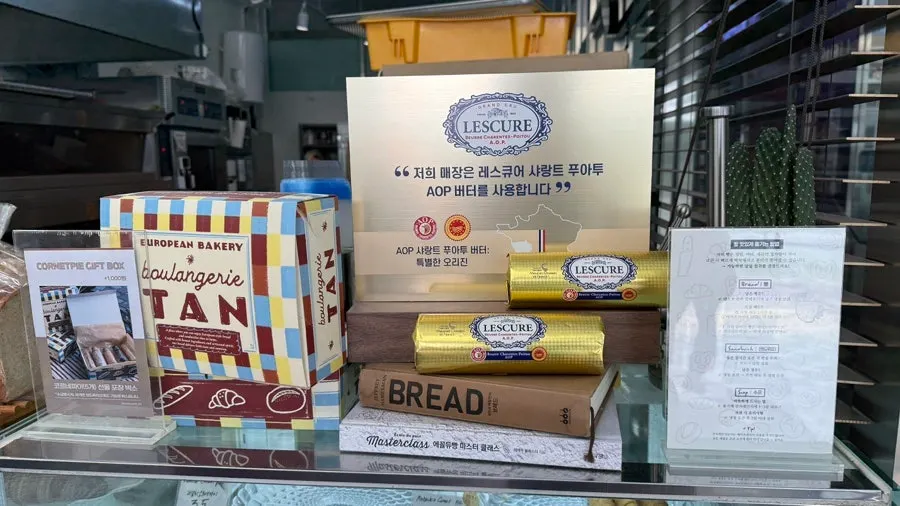 Bread display area inside Boulangerie Tan
