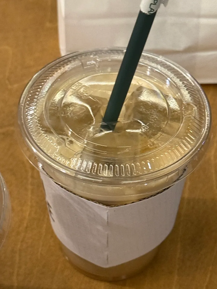 Takeout order at Pound Coffee Unjeong Main Branch