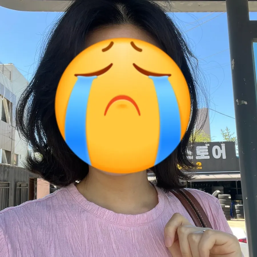 Slightly wavy hair at an awkward length before the salon visit