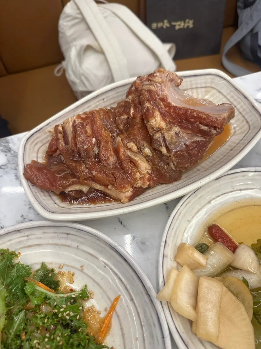 Jeongwon Galbi basic side-dish spread