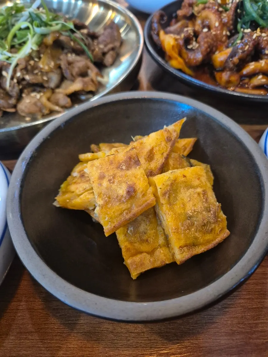 Side dishes served with the rice table set