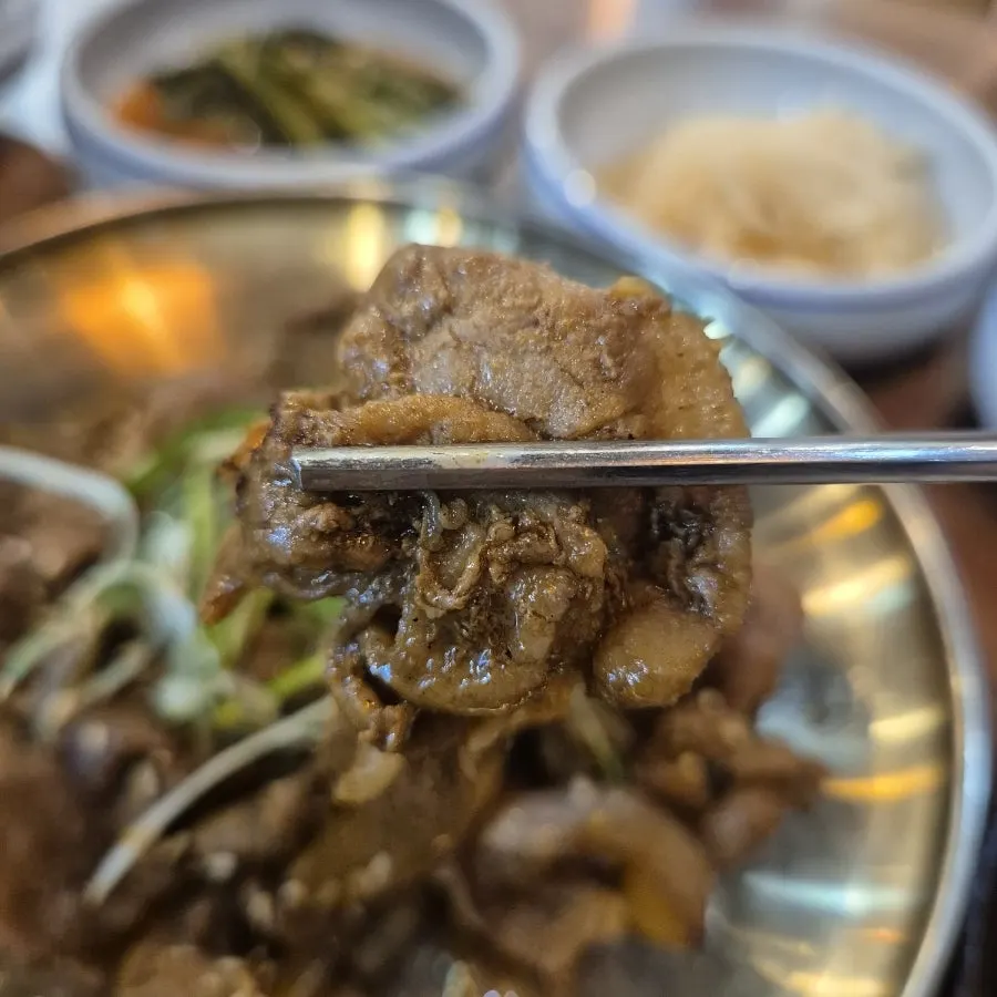 Sweet-savory seasoned pork bulgogi