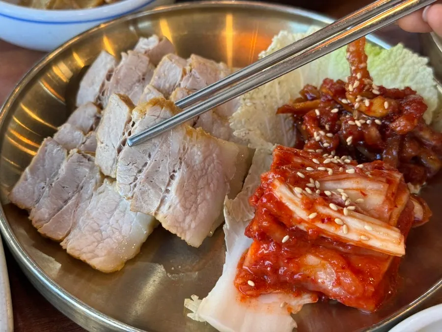 뚝심밥상 메인으로 나온 보쌈 고기