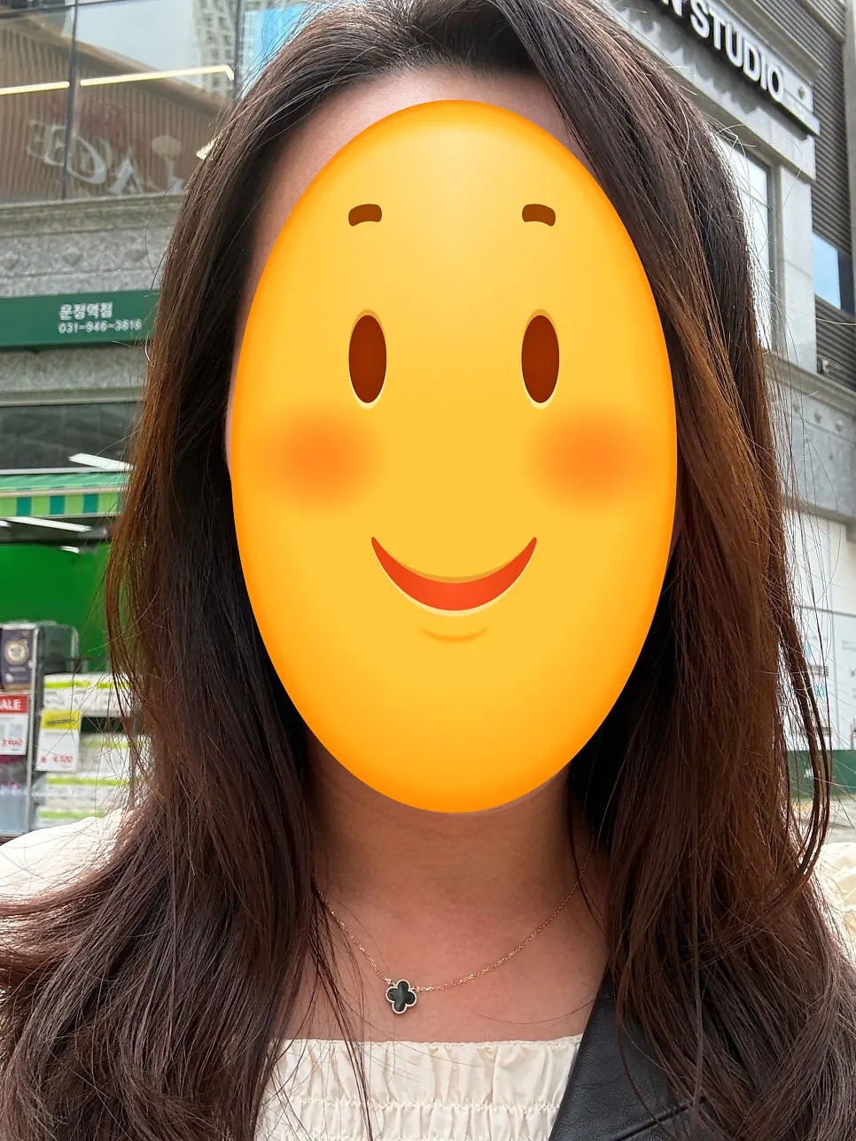 Calm, neatly settled hair after volume straightening