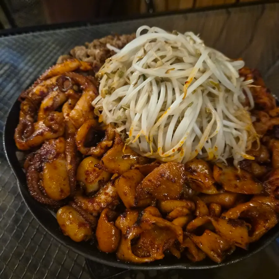 철판에 담겨 나온 팔달주택 불내한판