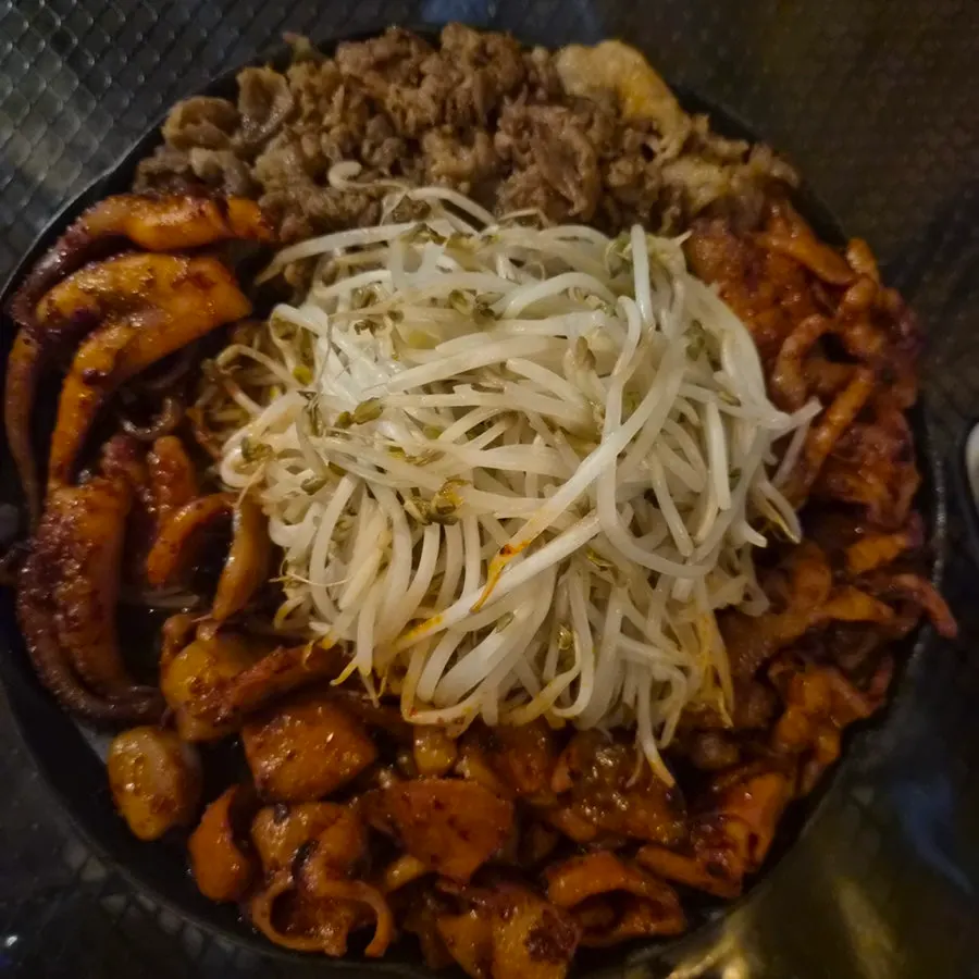 네 가지 직화 메뉴가 올라간 불내한판