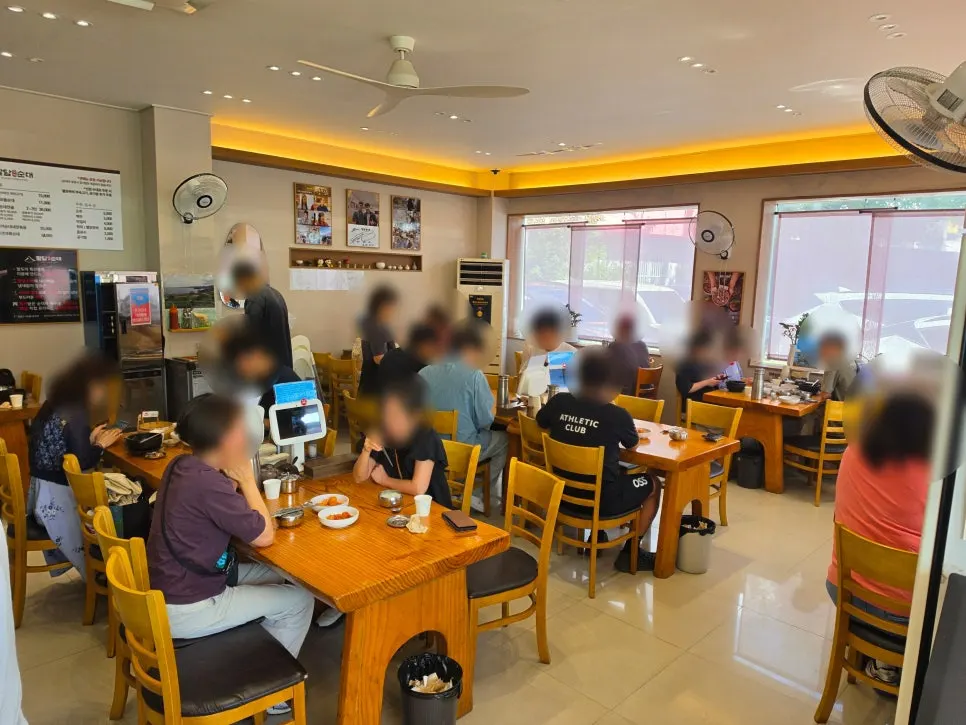 Modern interior of Paldam Sundae Gimpo Main Branch