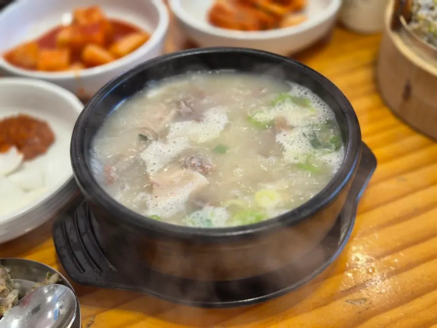 Milky white sundae-guk packed with ingredients
