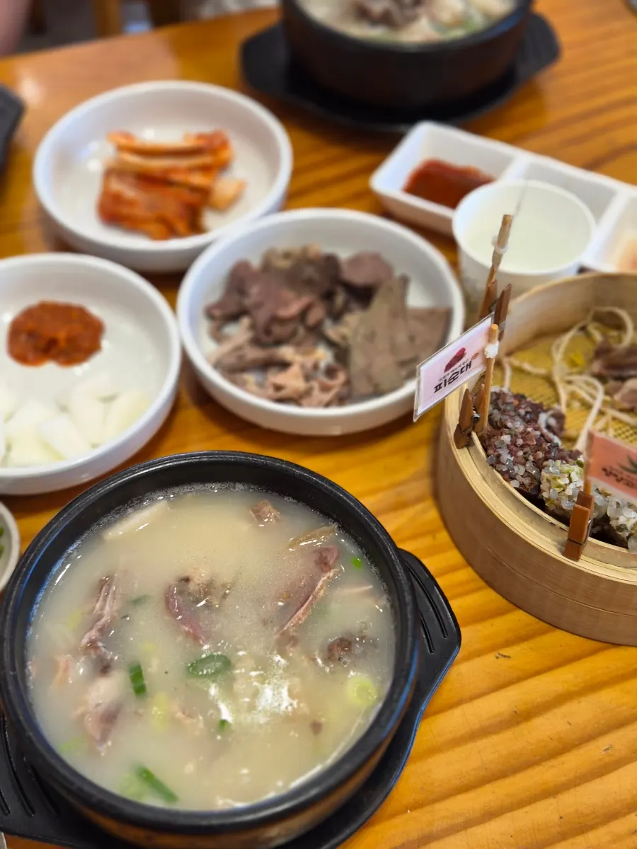 A hearty spread of sundae omakase and sundae-guk