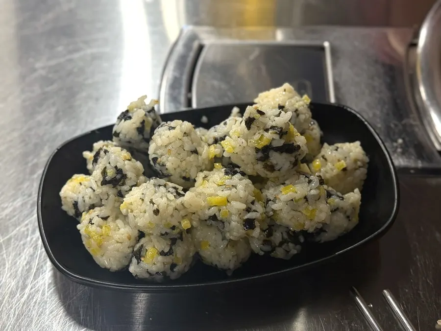 Full spread of the rice ball set