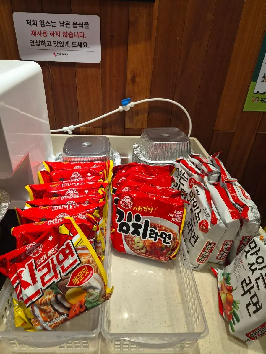 두 번째로 가져온 대패삼겹살 접시