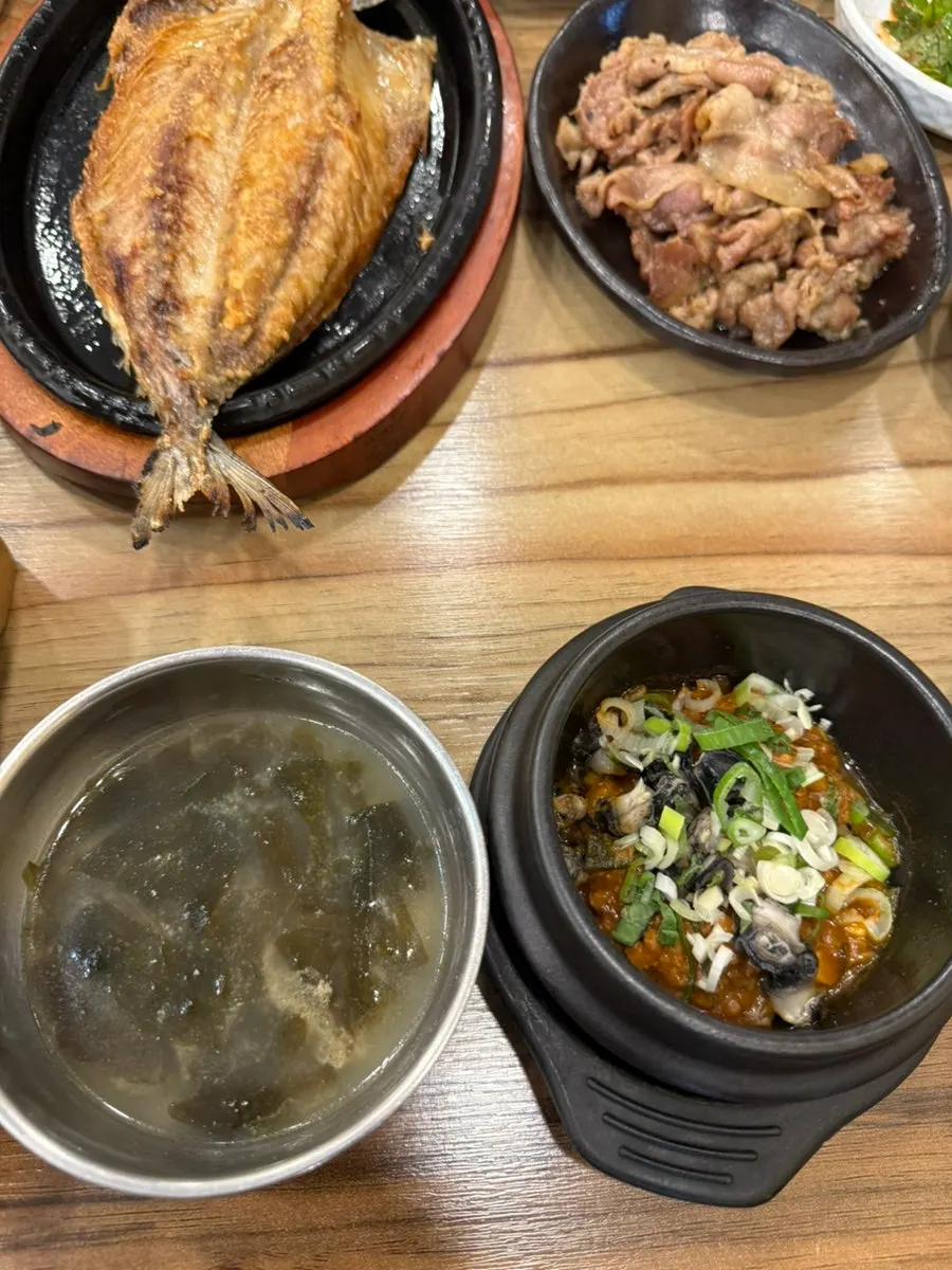 Neatly arranged side dishes