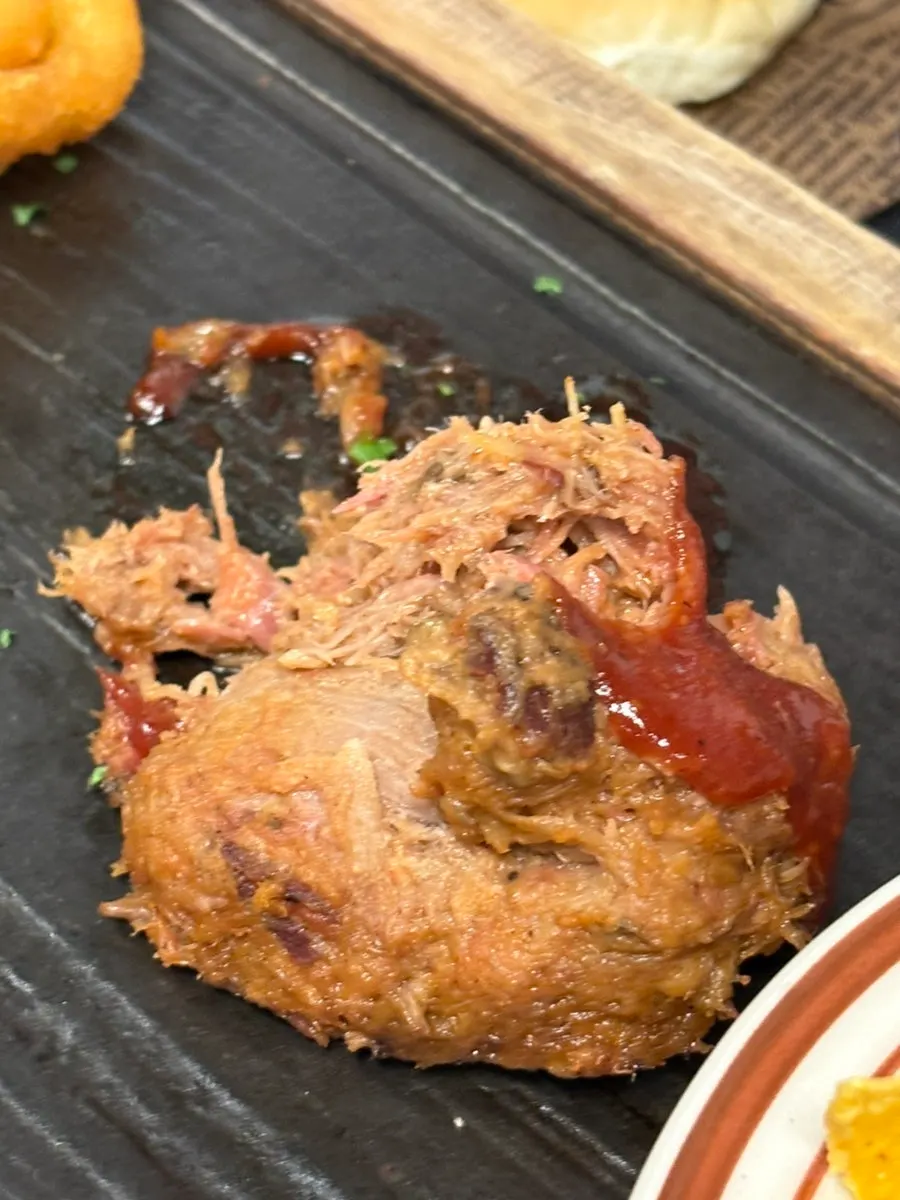 Brisket served with tortillas