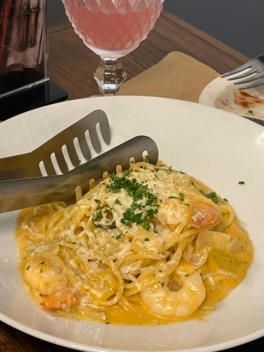 Shrimp cream pasta