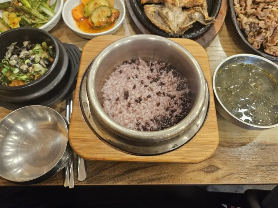 Mackerel and charcoal-grilled bulgogi meal
