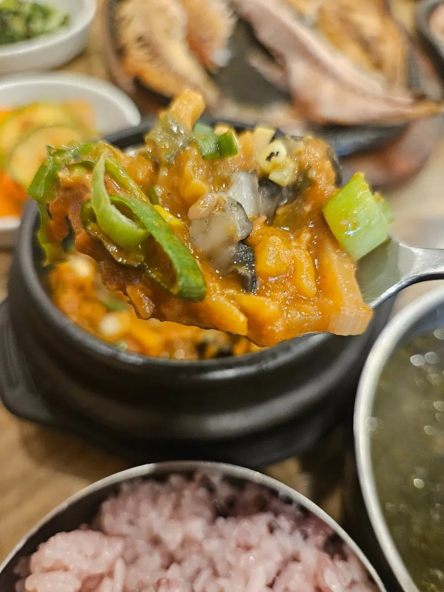 Wrap with mackerel and bulgogi
