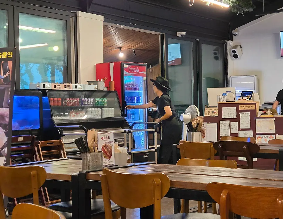 미국식 인테리어의 모닥텍사스바베큐 팔공산점 전경