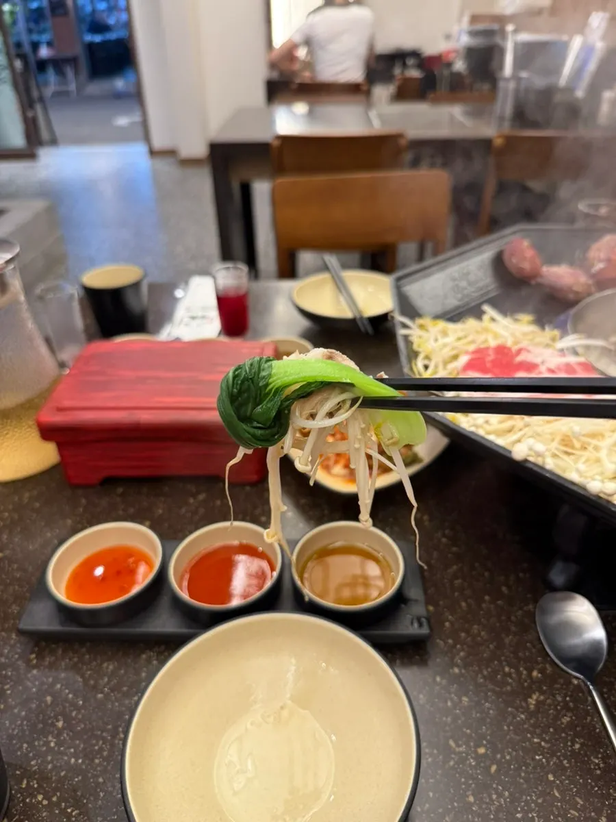 Blanched vegetables with chili sauce