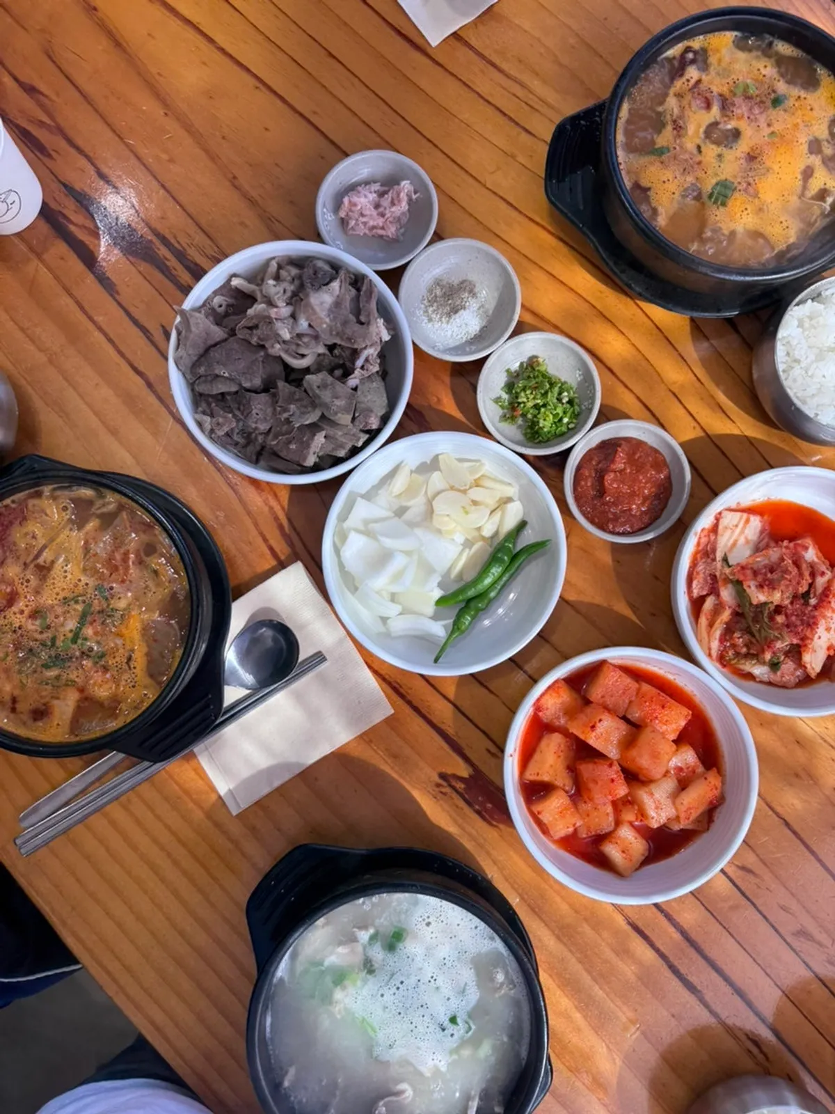 팔담순대 김포본점 순댓국과 수제 모둠순대 상차림