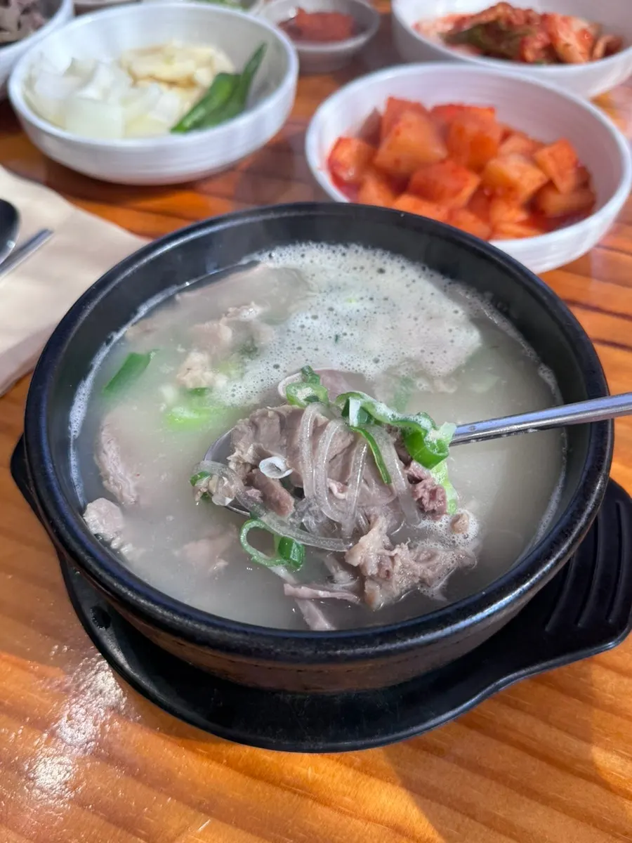 고기만 선택한 맑은 살코기순댓국 한 그릇